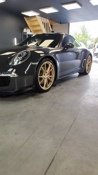 Nettoyage de véhicule haut de gamme Porsche 911 près de Nîmes Gard 30 