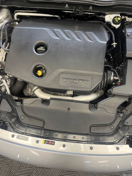 Lavage compartiment moteur près de Nîmes 