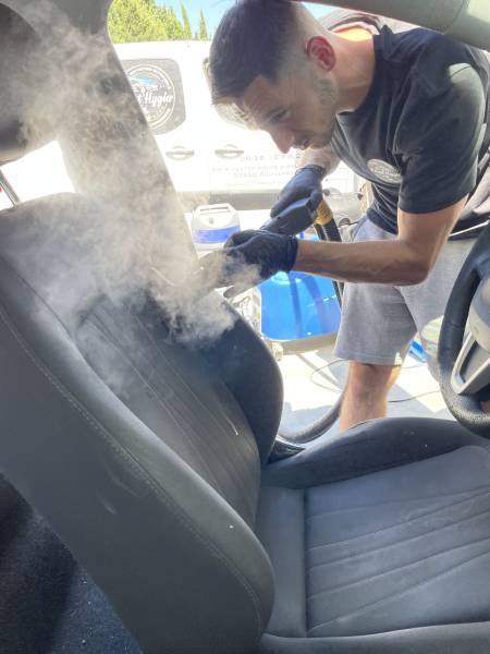 Lavage écologique de voiture près de Nîmes